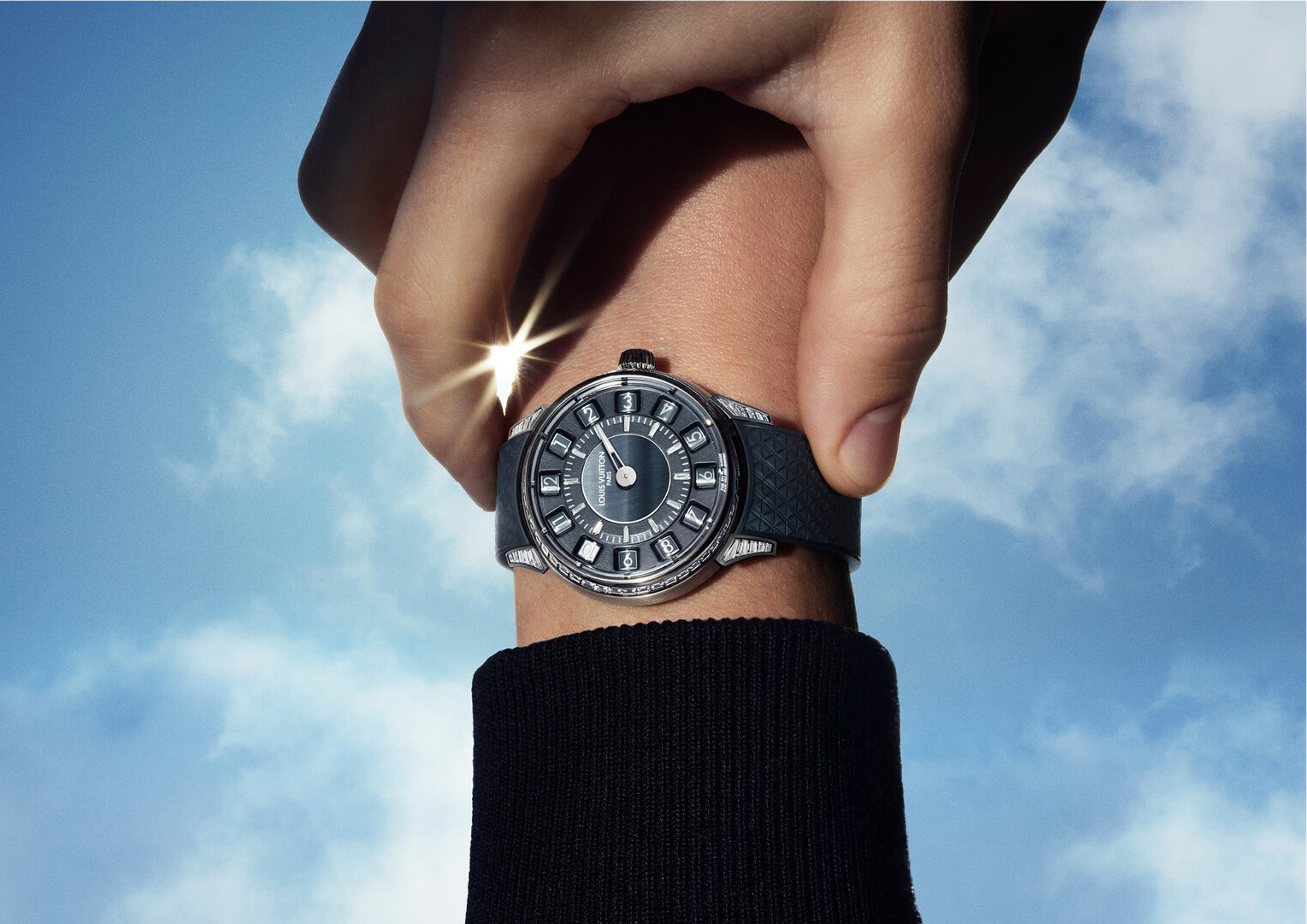 路易威登发布全新Tambour Taiko Spin Time系列腕表